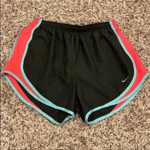 Nike shorts size medium
